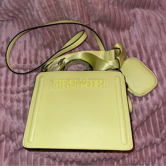 Steve Madden Handbags - Steve Madden Bevelyn Purse